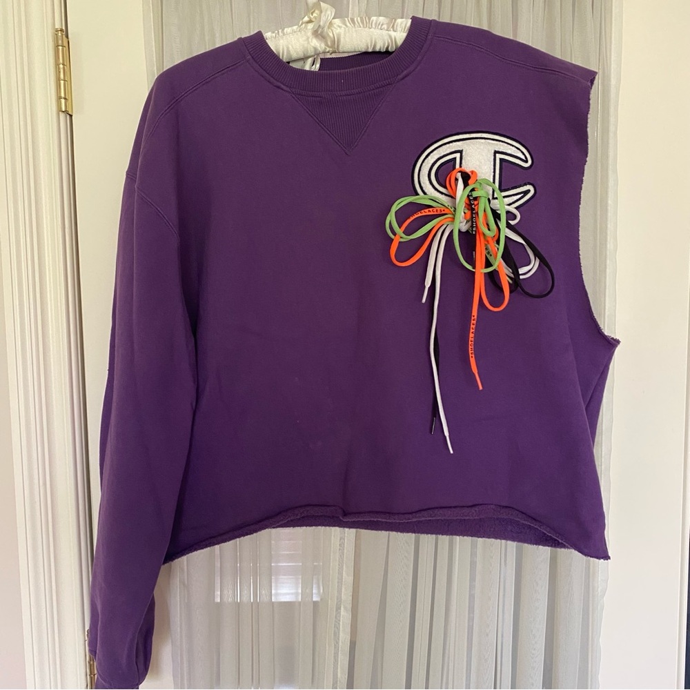 One sleeved sweatshirt